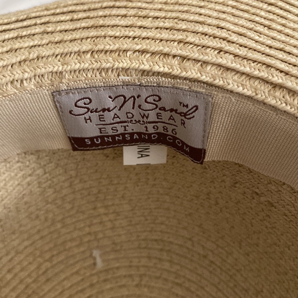 Elegant Tan and White Sun Hat - Picture 2 of 3